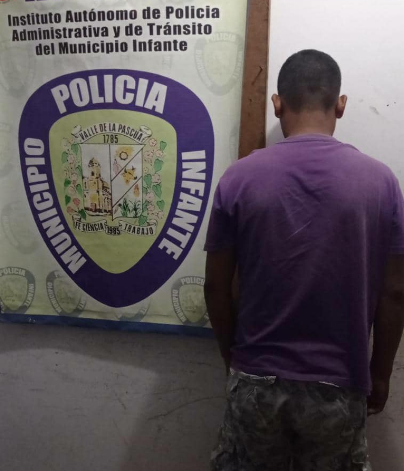 El hombre fue capturado y presentado ante la Fiscalía.