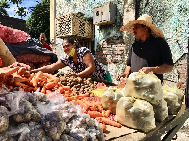 [:es]Roscianos fueron beneficiados con Feria del Campo 2020[:]