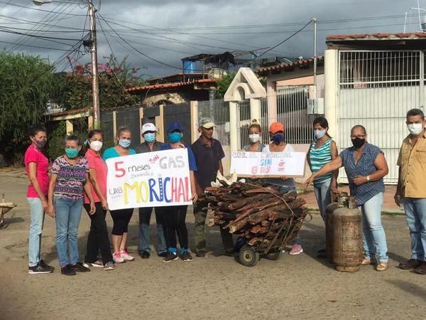 La leña no es una solución,porque no pueden hacer fogones