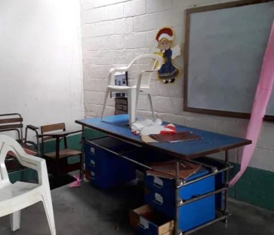 Los malhechores se llevaron artículos de oficina