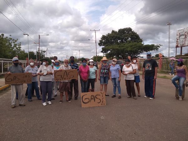 [:es]En Vipedi, cansados de un fogón prendido todo el día salen a protestar[:]