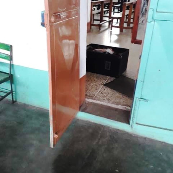 Puertas fueron violentadas