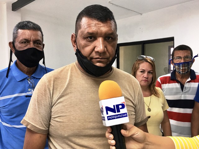 [:es]Invitan a maestros a participar en consulta popular «para expresar inconformidad con el régimen”[:]