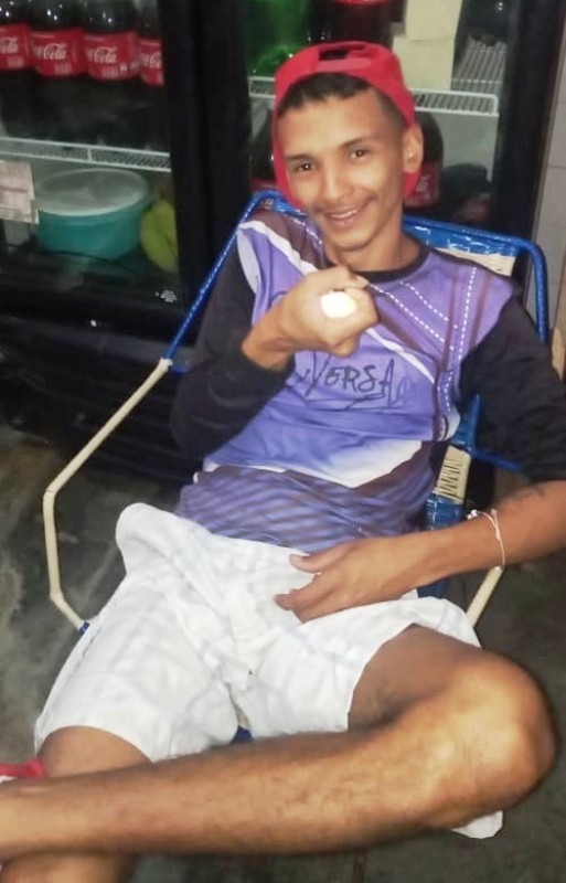 [:es]Joven resultó abatido al enfrentarse a efectivos de Poliguárico[:]