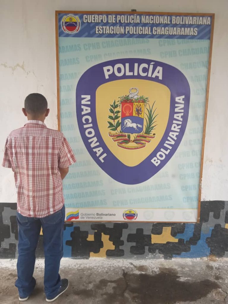 El conductor del carro fue detenido y puesto a la orden de la Fiscalía del Ministerio Publico. 