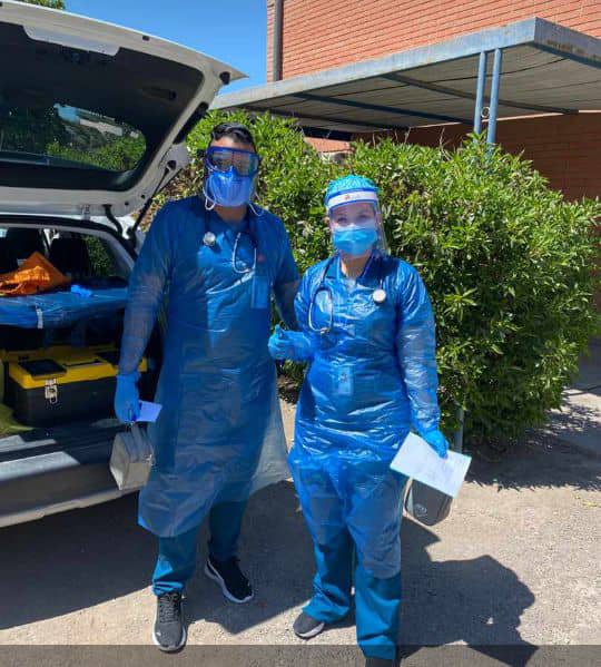 [:es]Lousel Rangel y Johana Cholett : La historia de dos médicos venezolanos en Chile[:]