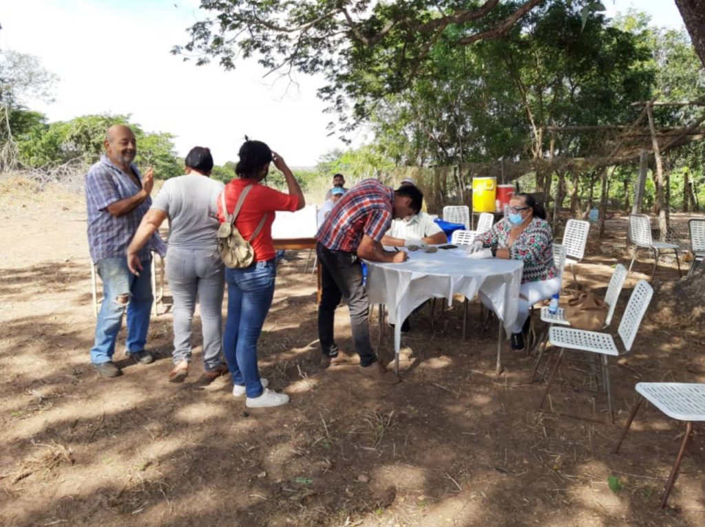 En Corosal los opositores salieron a los puntos 