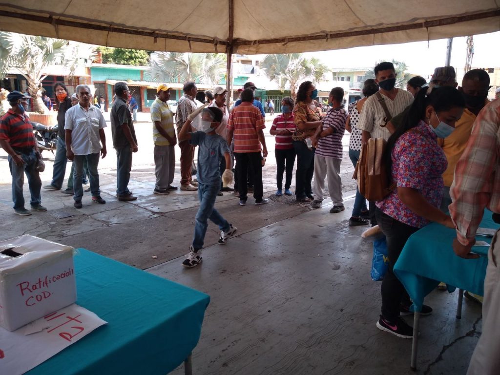 Afluencia de personas en los diferentes puntos de Valle de la Pascua. 