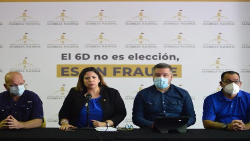 [:es]“Hay más venezolanos haciendo cola para gasolina que en centros de votación”[:]