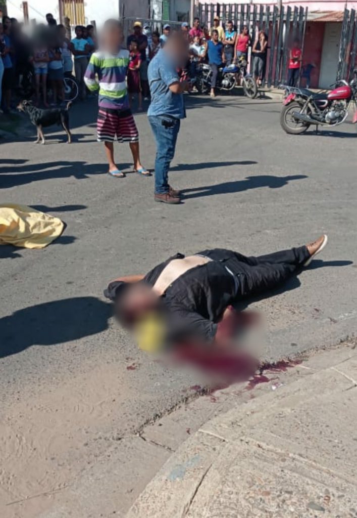 El cuerpo quedó tirado en el medio de la vía.