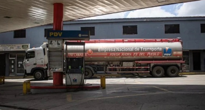 [:es]En noche buena y año nuevo (24-31) distribuirán combustible en Venezuela[:]