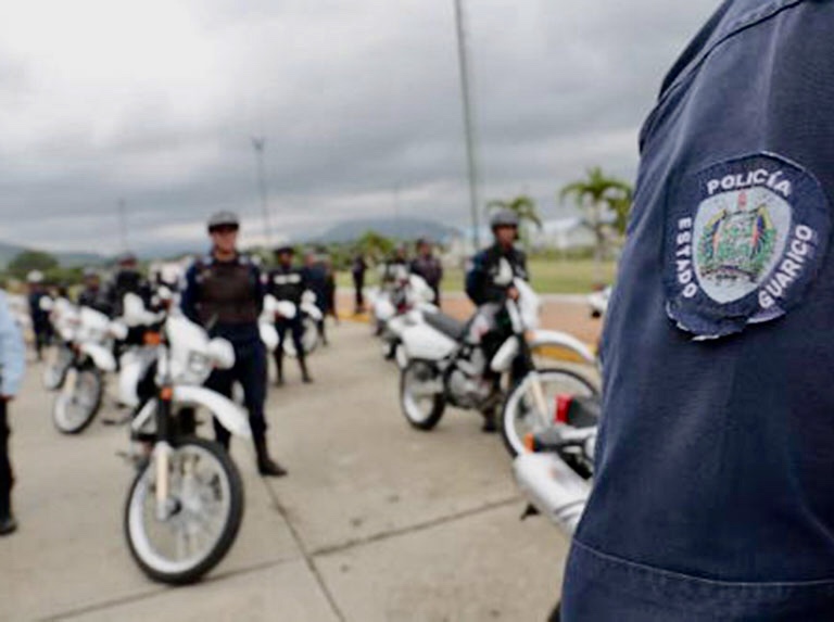 [:es]Poliguarico le puso los ganchos a otro vende cupos Universitarios[:]