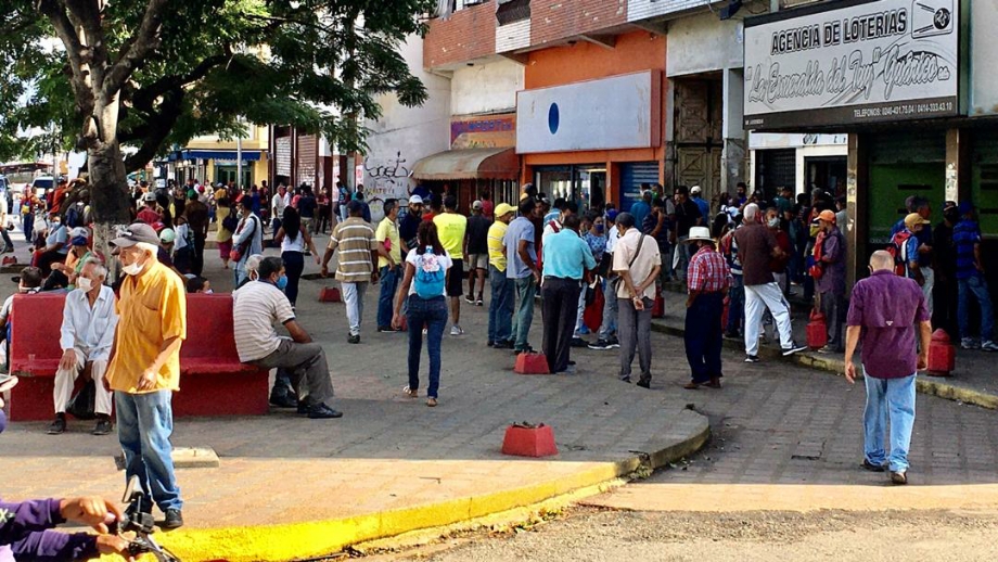 [:es]Sanjuaneros abarrotaron la ciudad en semana flexible[:]