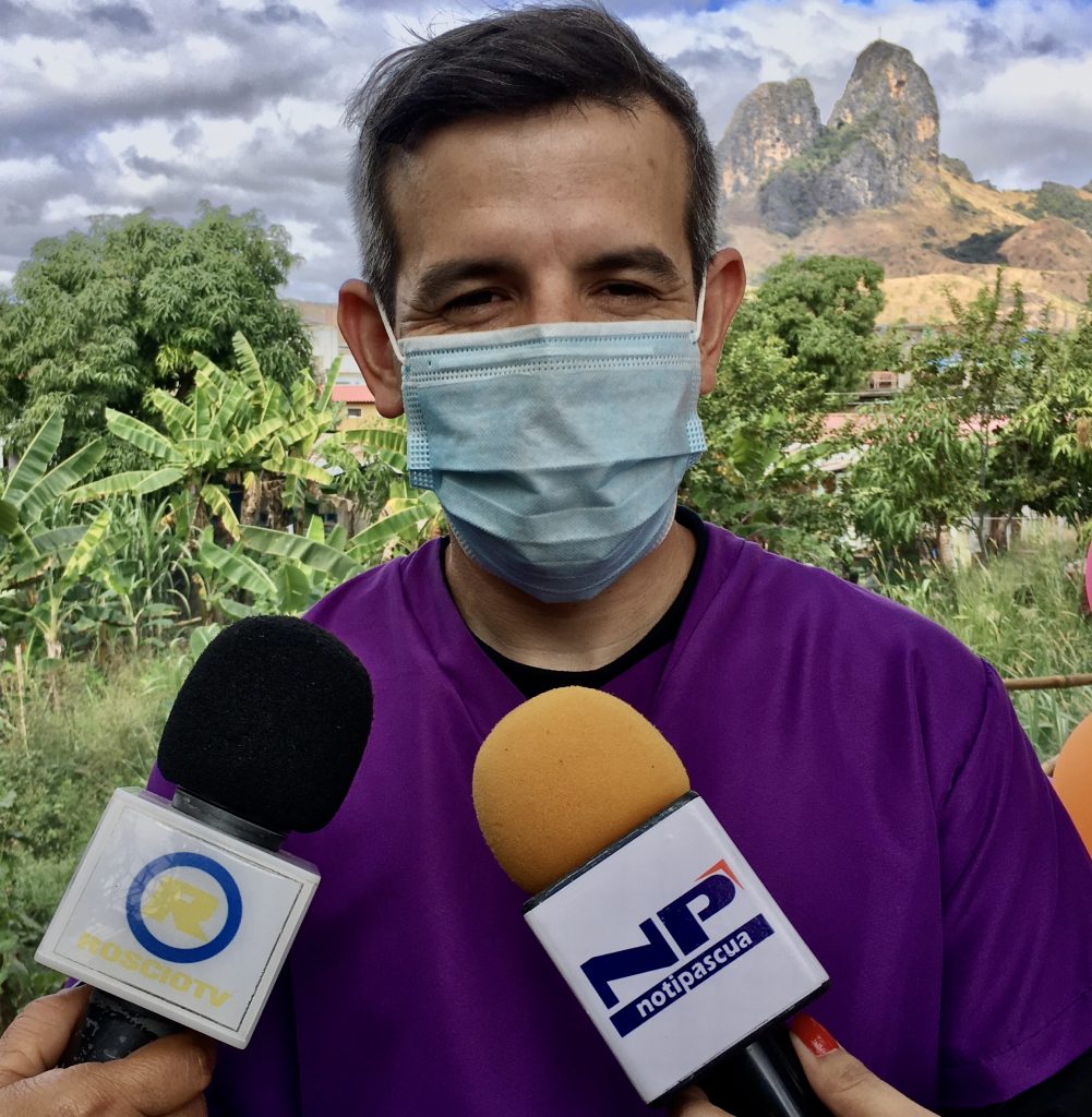 “La atención médica es gratuita y esta centrada en personas de escasos recursos” dijo el profesional de la medicina