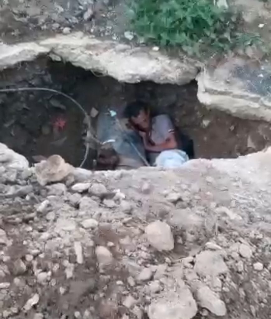 Hombre cayó en hueco y casi pierde la vida