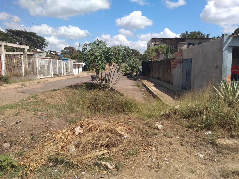 [:es]Más de 2 metros de profundidad tiene megahueco de la calle Orinoco[:]