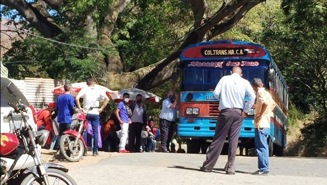 Las unidades de transporte, del estado Aragua llegan hasta las cercanías del puente Pedro Zaraza