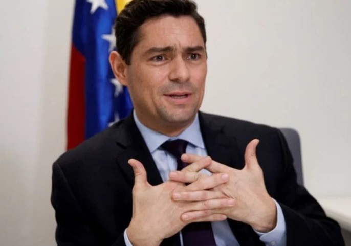 [:es]Carlos Vecchio estará en la toma de posesión de Biden[:]