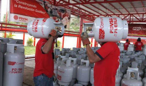 [:es]Están  cansados de cocinar en fogones, habitantes de Mata redonda[:]