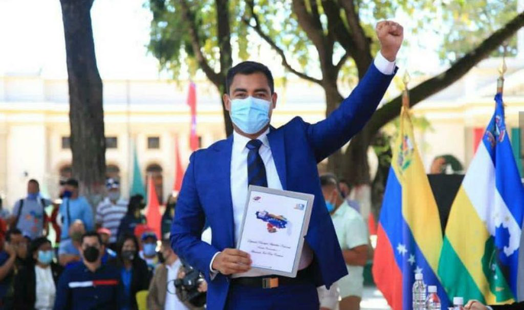 [:es]Diputado Fernando Ríos muere trágicamente en accidente vial [:]