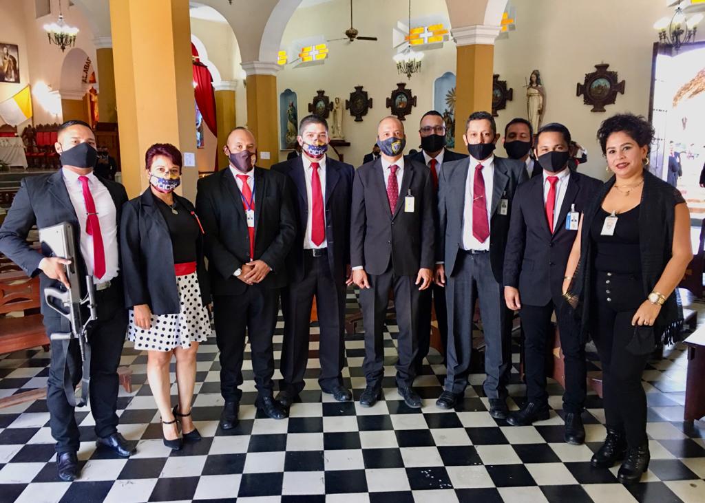 Funcionarios presentes en la Misa 