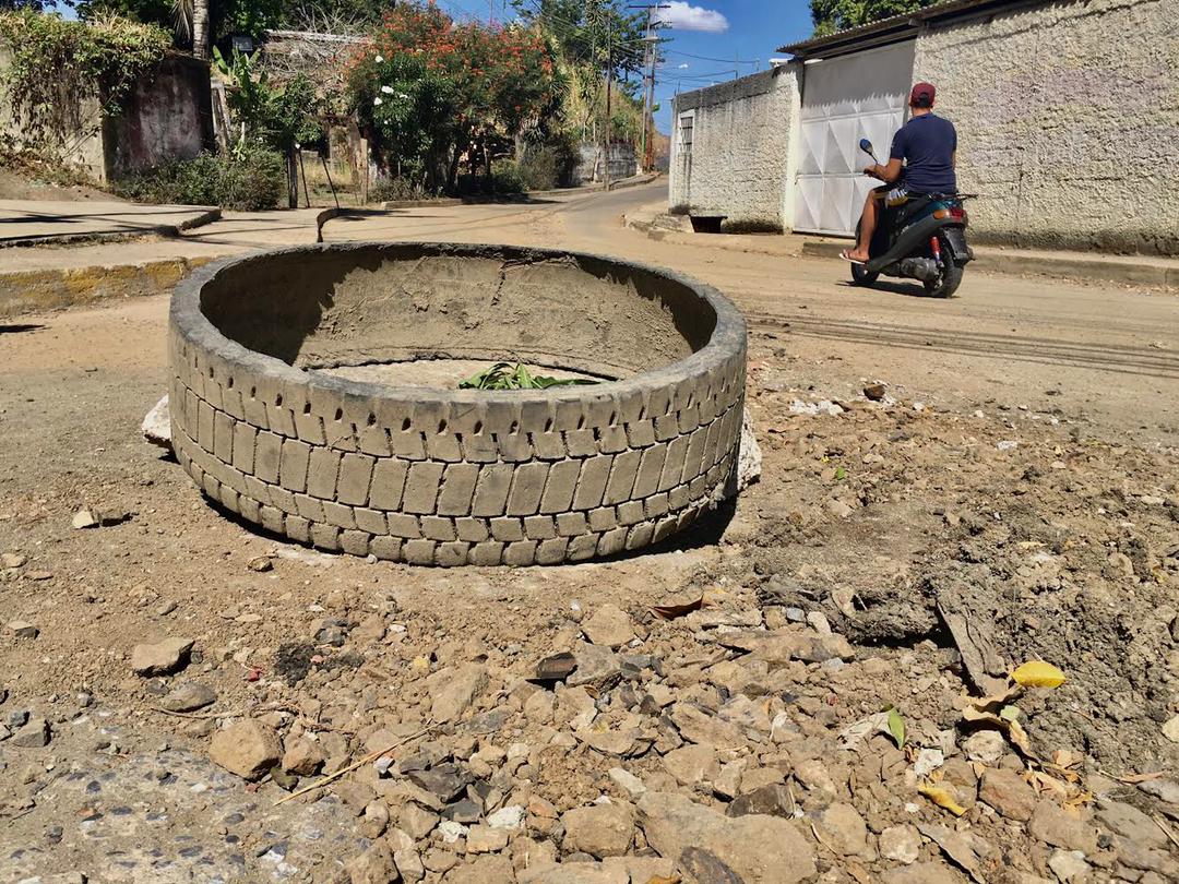 Hidropaez realizó unos trabajos dejando un montón de escombros