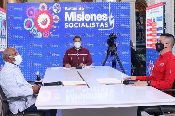 [:es]Maduro anunció llegada de 100.000 vacunas rusas Sputnik V la próxima semana[:]