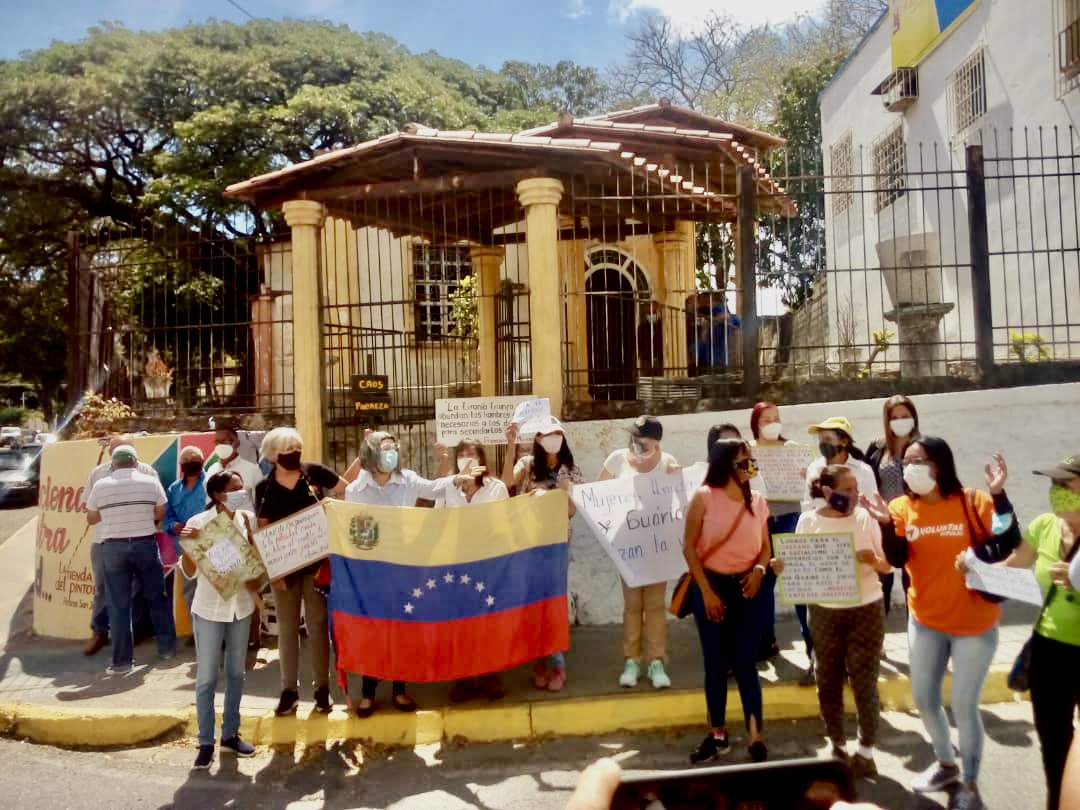[:es]Mujeres roscianas celebraron su día con una protesta[:]