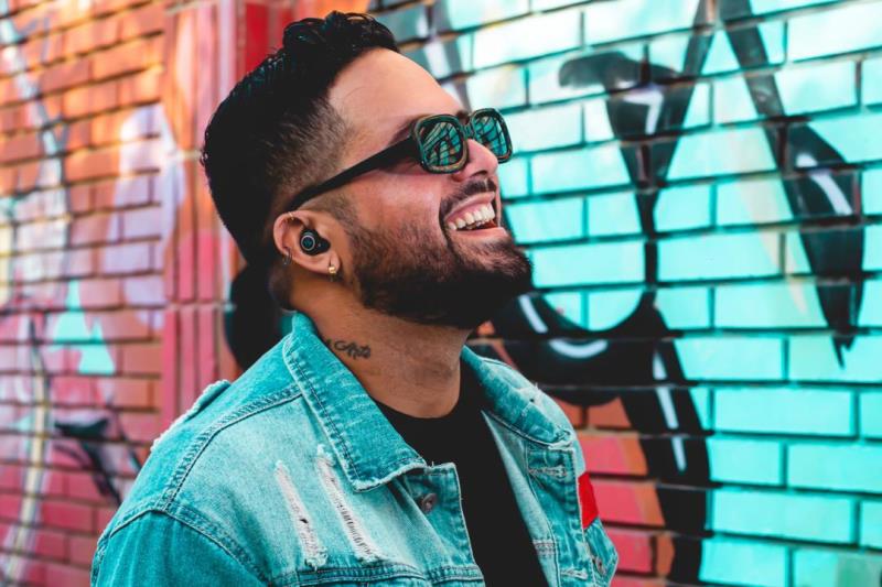 [:es]Chris Baietta regresa como solista con el tema «Klobata»[:]