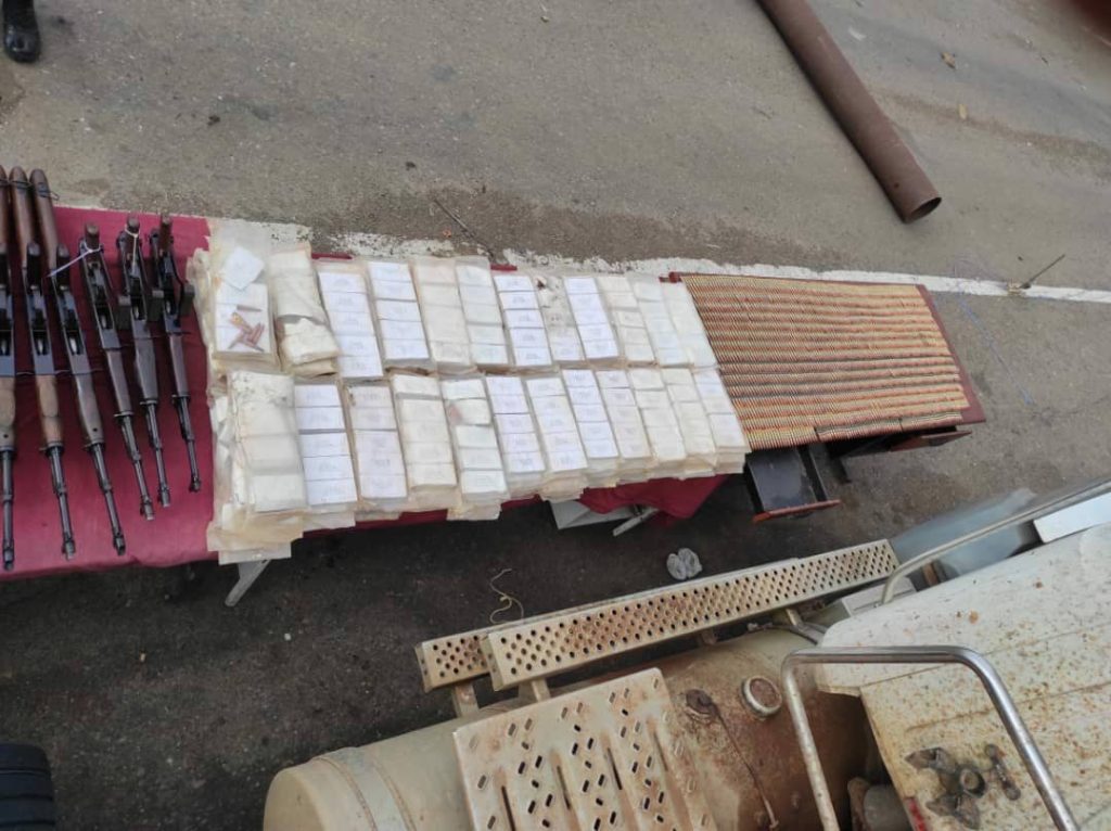 Armas y municiones de diferentes calibres fueron decomisados en El Sombrero