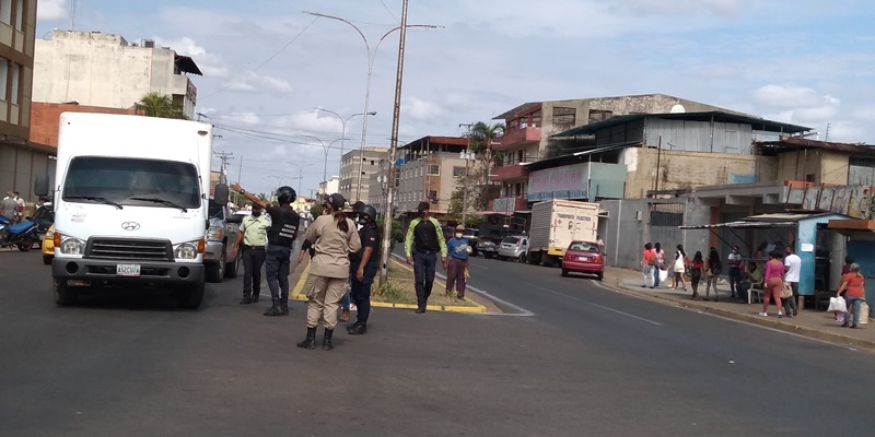 [:es]Refuerzan vigilancia para hacer cumplir normas contra el COVID-19[:]