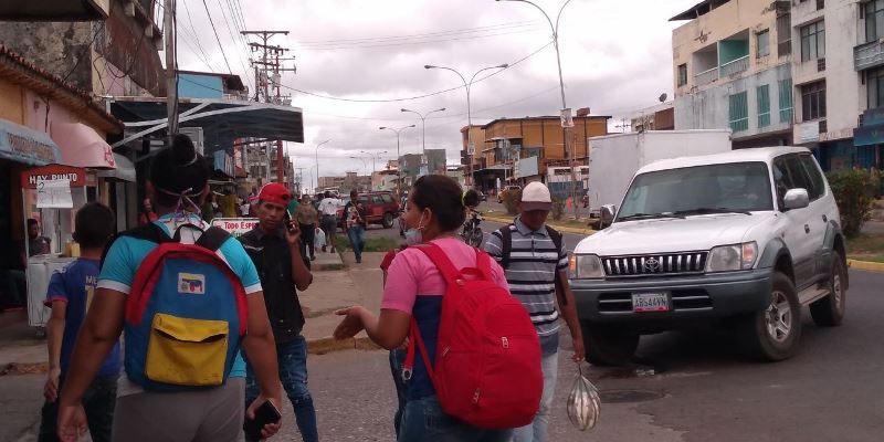 [:es]Al parecer la nueva cepa del Covid-19 no asusta a vallepascuenses[:]