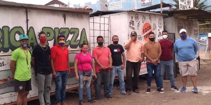 [:es]Vendedores de comida rápida de plaza Kuo exigen les dejen trabajar[:]