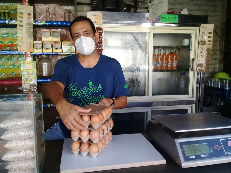 [:es]Disminuye venta de queso y huevos en San Juan por alto costo[:]