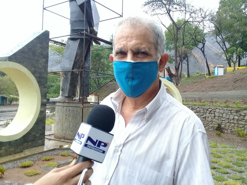Miguel Funes, arquitecto de la escultura del médico beato.