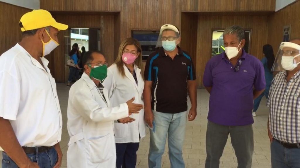 Representación sindical y trabajadores de salud protestaron en San Juan de los Morros por mejoras salariales.  