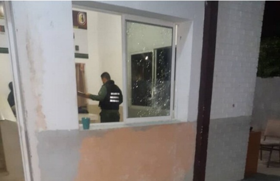 [:es]Funcionarios de la GNB podrían estar implicados en ataque a Comando de Santa Rita[:]