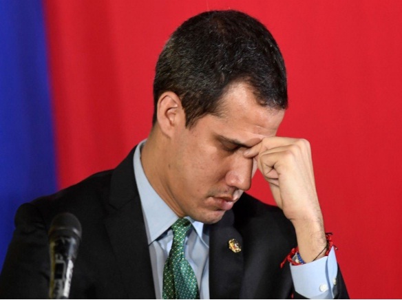 [:es]Biden le puso fecha límite al interinato de Guaidó [:]