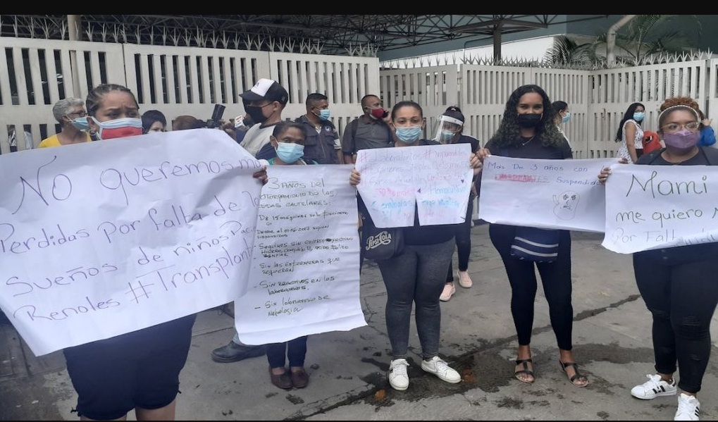 [:es]Protestan madres del JM de los Ríos por muerte de menores[:]