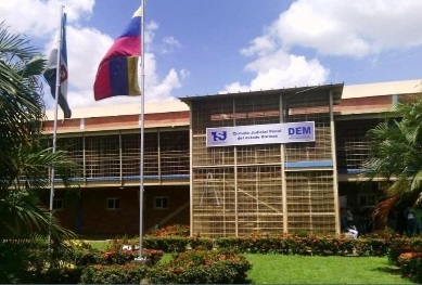 [:es]Privados de libertad 3 funcionarios del Saime por corrupción[:]