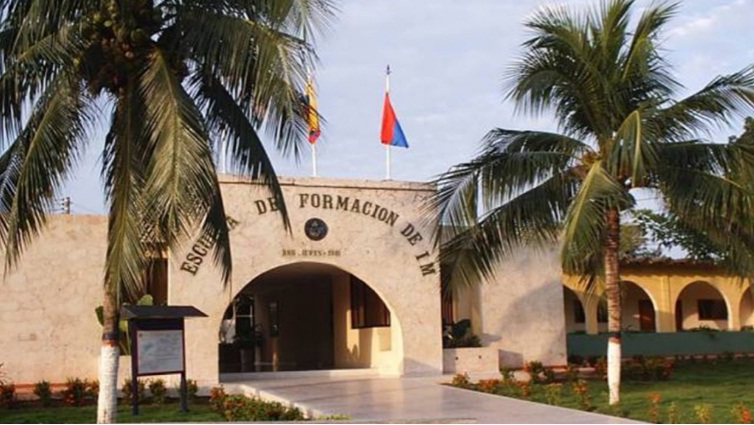 [:es]Teniente de la marina asesinó a su superior por extenderle la guardia[:]