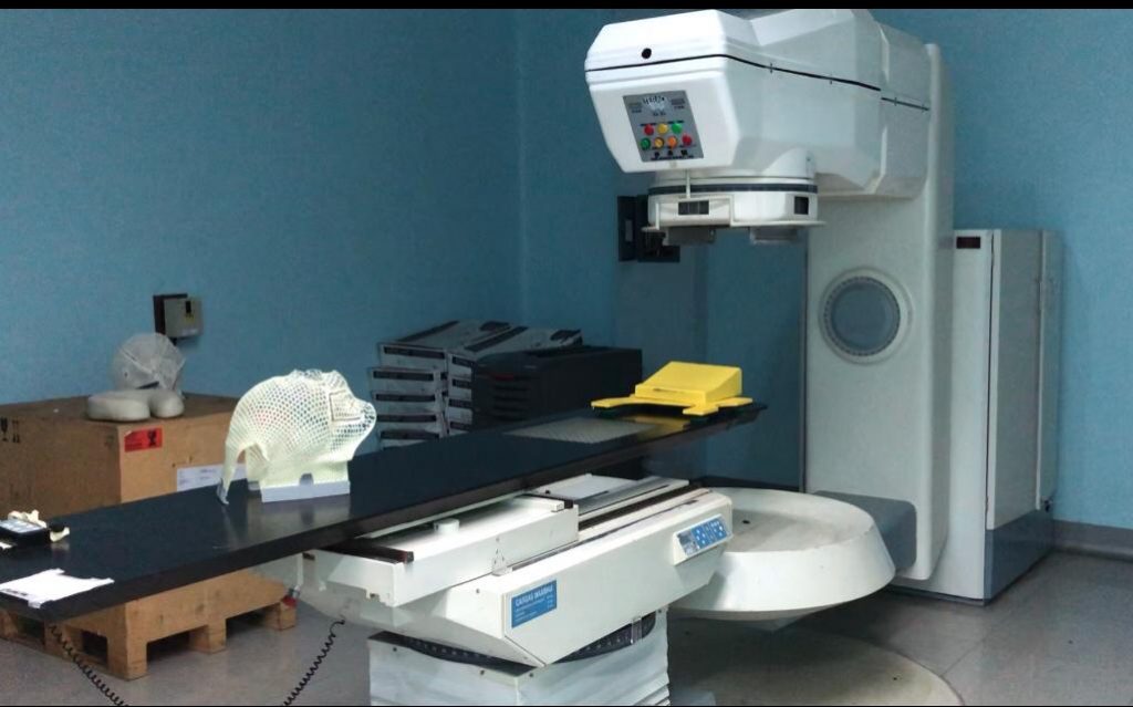 Equipo de radioterapia se encuentra inoperativo desde hace una semana, mientras la vida de pacientes está en riesgo.