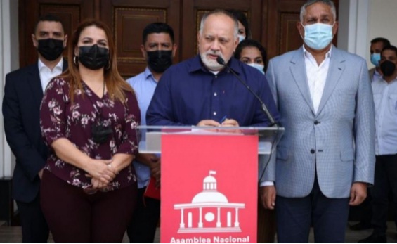 [:es]Cabello: desocuparemos los centros de detención preventiva en menos de 60 días[:]