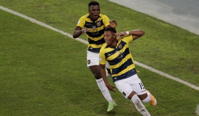 [:es]Vinotinto potente!! el empate deja «muy mal» a Ecuador[:]