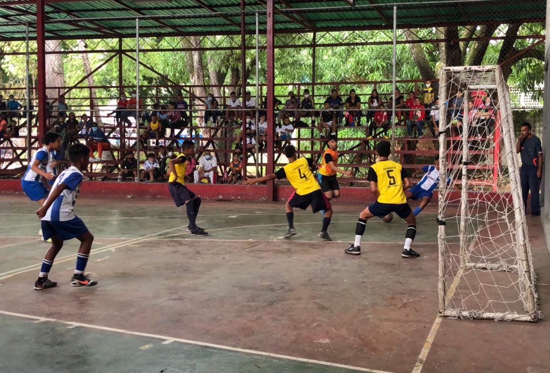 [:es]Más de 600 jugadores participan en torneo de fútbol sala en Guárico[:]