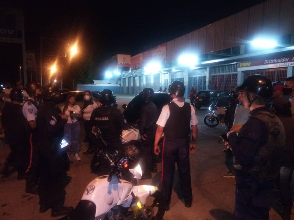 El procedimiento policial fue efectuado en un local de la Av. Los Llanos.