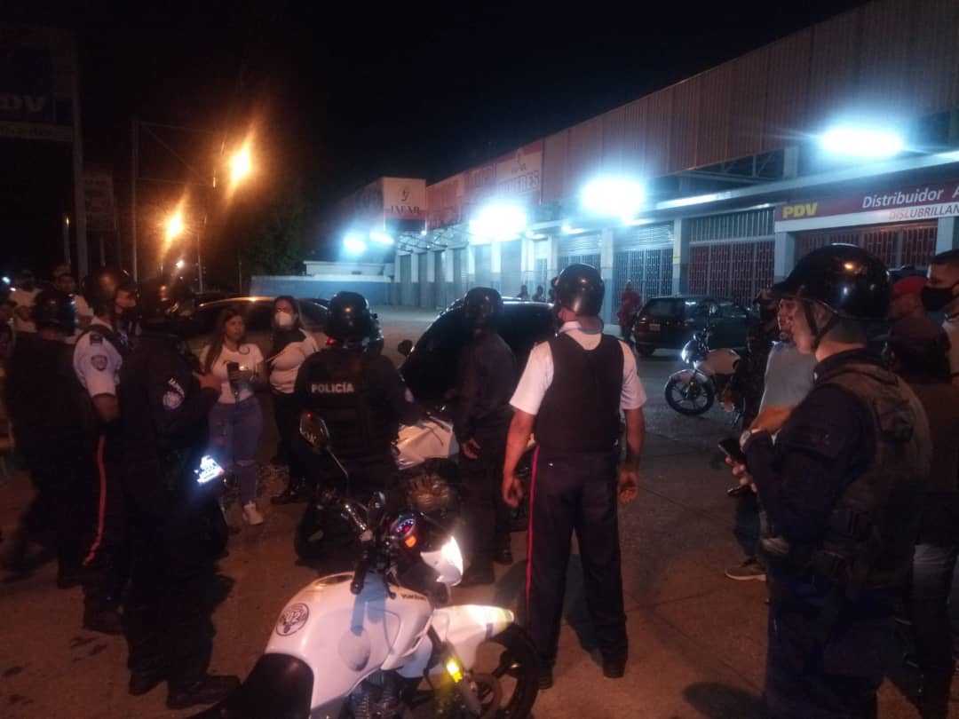 [:es]GUARICO. Detienen a fiscal por incumplir normas de bioseguridad y desacato a la autoridad[:]