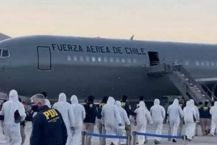 [:es]56 venezolanos fueron expulsados de Chile[:]