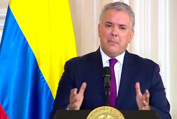 [:es]Atacan desde tierra a helicóptero donde se trasladaba Ivan Duque [:]