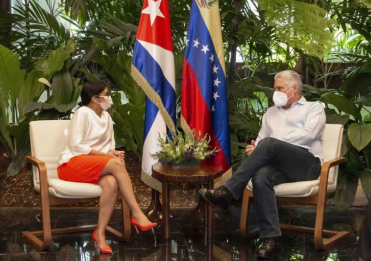 [:es]Vicepresidenta Delcy Rodríguez y Díaz-Canel se reunieron en la Habana[:]